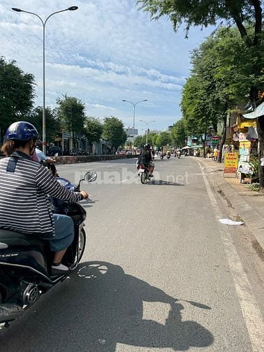 Bán nhà 4x17m. hhẻm xe hơi thông ngay trường Đạu Học Công thương 