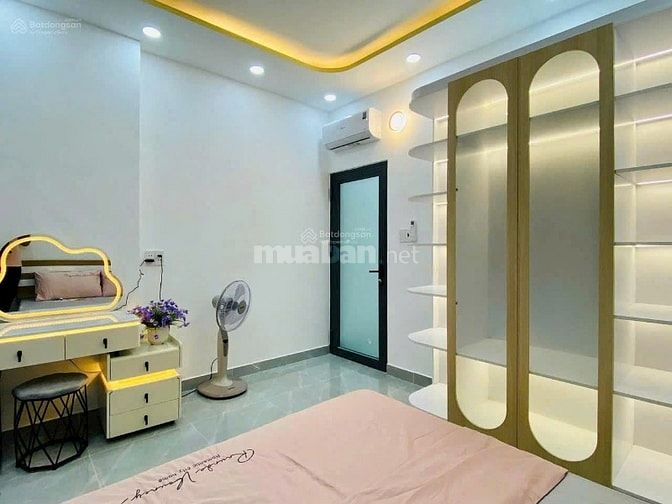 Cô Mai kẹt tiền bán lỗ nhà đường Hoàng Diệu, P.4, Quận 4,DT 35,7m2