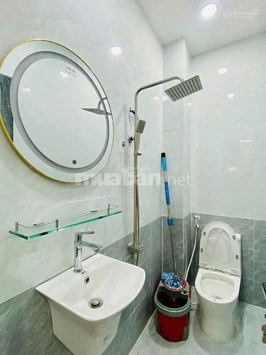 Cô Mai kẹt tiền bán lỗ nhà đường Hoàng Diệu, P.4, Quận 4,DT 35,7m2