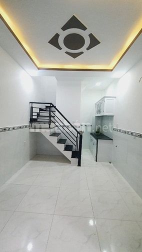 Bán nhà hẻm xe hơi Bình Tân 24m2, 2 tầng ngay chợ Chiến Lược NHỈNH 2 T