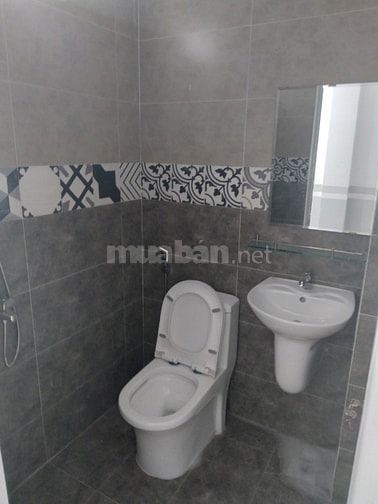 Nhà mặt tiền buôn bán thông thẳng Hà Huy Giáp khu vip kênh TX43 90m2