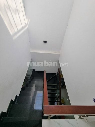 Nhà 1 lầu, 4x15m đường nhựa 9m hẻm 1 trục cách Tô Ngọc Vân 50m.