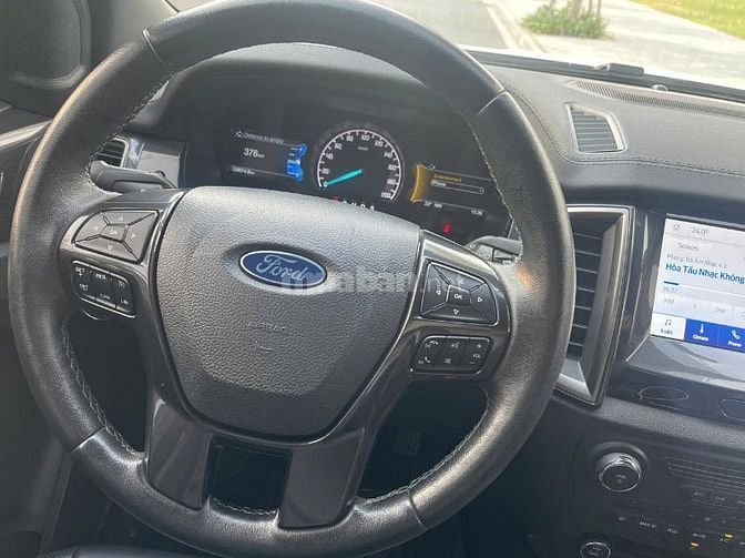 - Ford Everest titanium bản 1 cầu sản xuất 2021