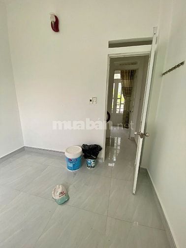 (DTSD 65m2) bán nhà 2 lầu đúc BTCT ở chợ Hiệp Thành Q12, 3 phòng, 2wc