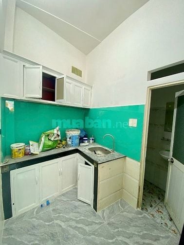 (DTSD 65m2) bán nhà 2 lầu đúc BTCT ở chợ Hiệp Thành Q12, 3 phòng, 2wc