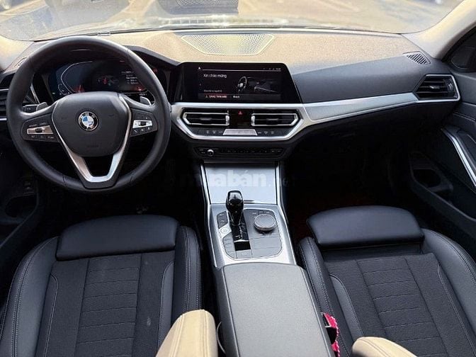 - Bmw 320i sportline  - Sx 2022 đăng kí lăn bánh 2023 odo 2 vạn 