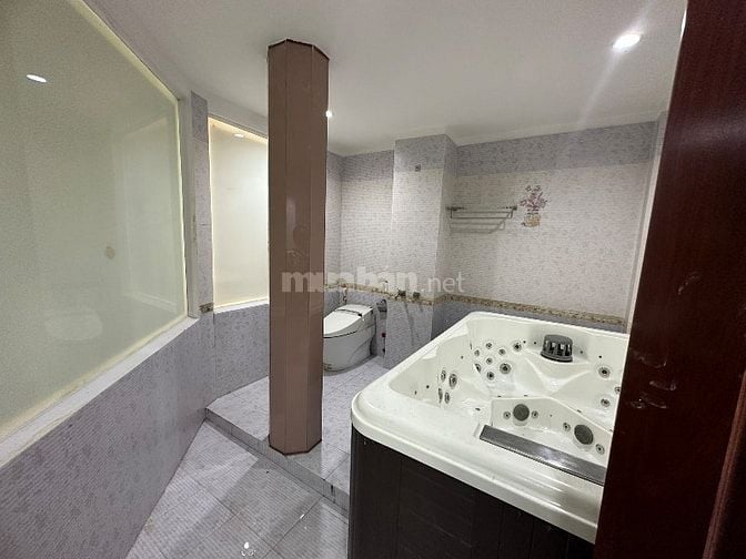 Cho thuê ở tầng 1, 1PN, 2WC,có nhà bếp, 100m2