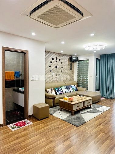 BÁN NHANH NHÀ Sài Đồng, diện tích 80m2, kinh doanh, đường 3 oto tránh