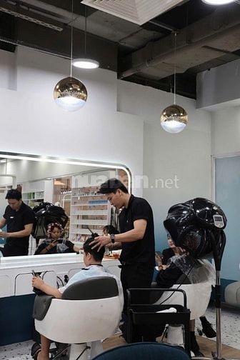 SALON CAO CẤP TÌM THỢ CHÍNH, THỢ PHỤ, THỢ NAIL - THU NHẬP CAO