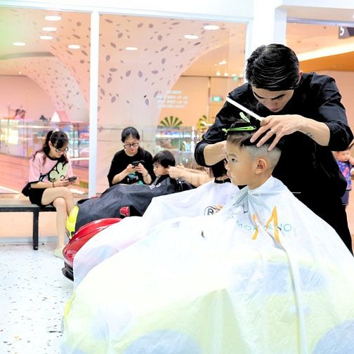 SALON CAO CẤP TÌM THỢ CHÍNH, THỢ PHỤ, THỢ NAIL - THU NHẬP CAO