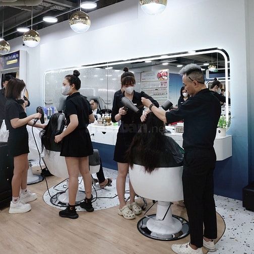 SALON CAO CẤP TÌM THỢ CHÍNH, THỢ PHỤ, THỢ NAIL - THU NHẬP CAO