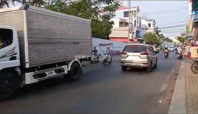 CG: Bán nhà mặt tiền ngang 6m dài 20, diện tích sử dụng 120m