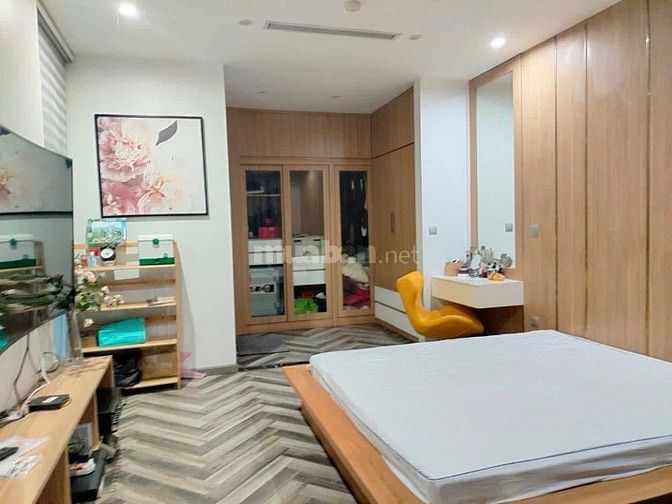 Bán căn góc phố Trung Kính, 68m2, 5 tầng, 2 mặt đường 3 ô tô tránh, là