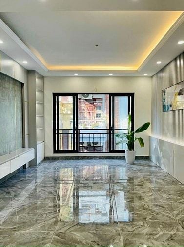 CỰC ĐẸP, Nhà 5 tầng phố Tôn Đức Thắng 40m2, MT5m giá 6.5 tỷ, 15m Ôtô, 