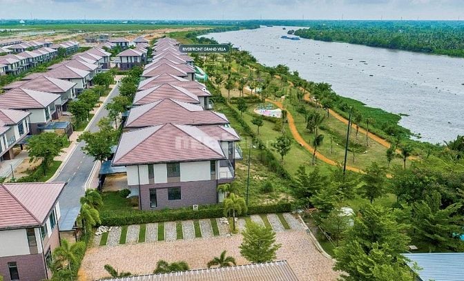 Biệt Thự Ven Sông 600m2 Waterpoint, kế bến du thuyền, cách PMH 35 phút