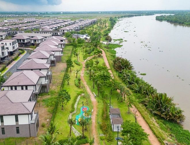 Biệt Thự Ven Sông 600m2 Waterpoint, kế bến du thuyền, cách PMH 35 phút