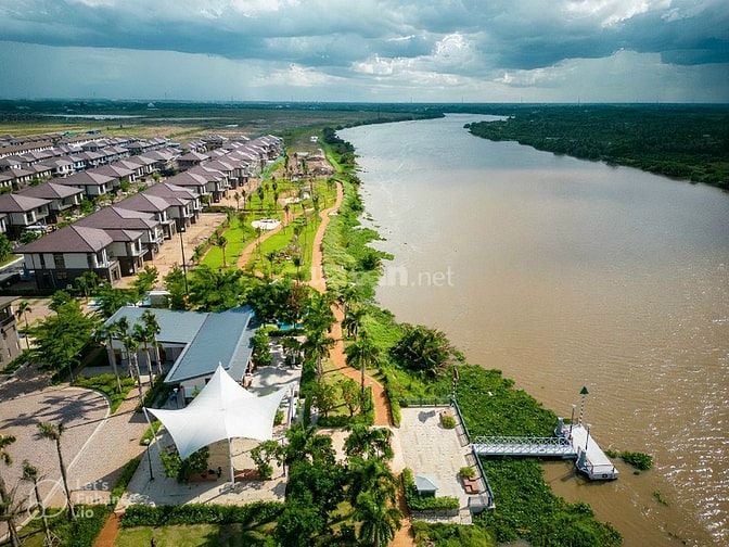 Biệt Thự Ven Sông 600m2 Waterpoint, kế bến du thuyền, cách PMH 35 phút