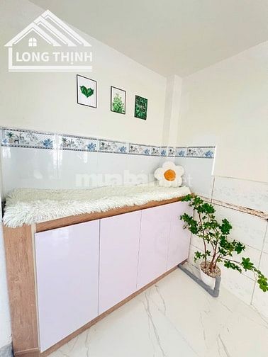 PHÒNG MỚI XÂY 100% Có Gác Lửng Rất Rộng-Cao, Tủ Kệ bếp,.Giờ giấc tự do