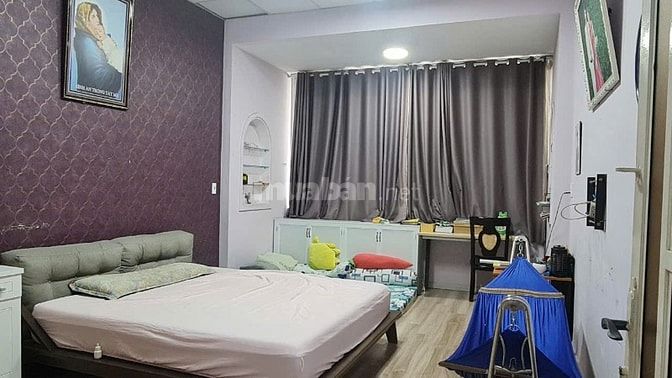 Nhà ở rộng rãi, thoáng mát, 4x27m, sân 30m2, 3PN, đường Trường Chinh, 