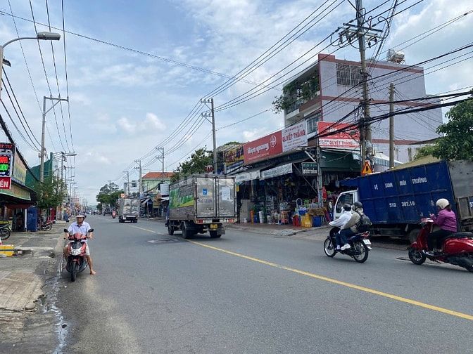 Bán căn tạp hóa mặt tiền đường đang kinh doanh buôn bán giá rẻ 