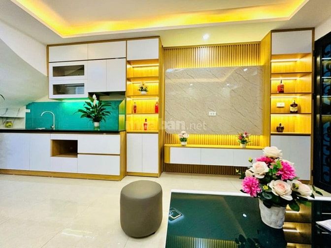 Quá đẹp, bán nhà phố Tân mai, 10m ra ô tô tránh, 30m2, 5 tầng, 3 ngủ