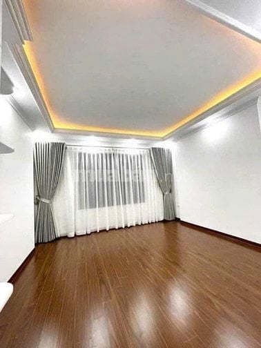 - SIÊU PHẨM TRẦN CUNG 57M2 ,MT 4M , 5TẦNG GIÁ CHỈ 11,5 TỶ 