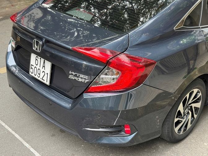 Honda Civic 1.8E Sản xuất 2018 nhập Thái Lan xe đi cực ít 