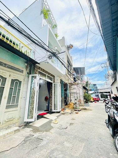 Nhà hẻm 5m đường VÕ THỊ SÁU ,P8,Q3. DT 36m2- Giá 3 tỷ 550 . SHR.
