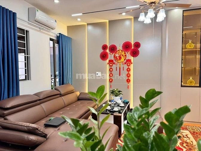 CẦU GIẤY 7 TẦNG THANG MÁY THÔNG SÀN 45m MT4m HƠN 9 CỦ