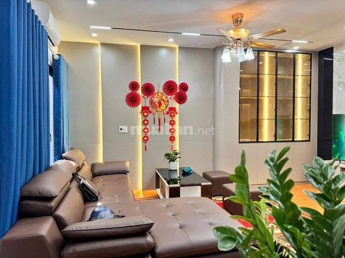 CẦU GIẤY 7 TẦNG THANG MÁY THÔNG SÀN 45m MT4m HƠN 9 CỦ