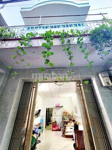 Bán nhà 2 tầng - DTSD 69m2 - ngay Bình Long - hẻm thông