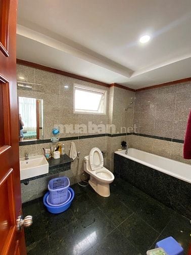 Cần bán gấp căn hộ PHA 3pn2wc 129m2 giá 3,68 tỷ đã có sổ hồng lâu dài