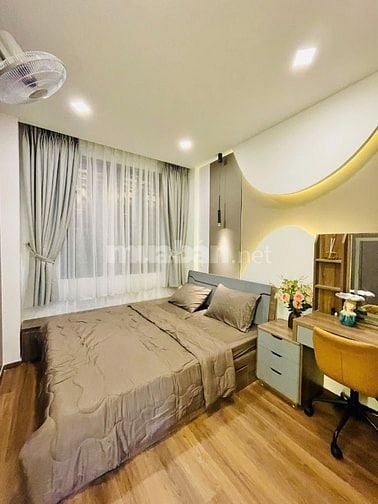 BÁN NHÀ ĐẸP GẦN SÂN BAY 3 LẦU ĐÚC 3PN LỚN FULL NỘI THẤT CAO CẤP