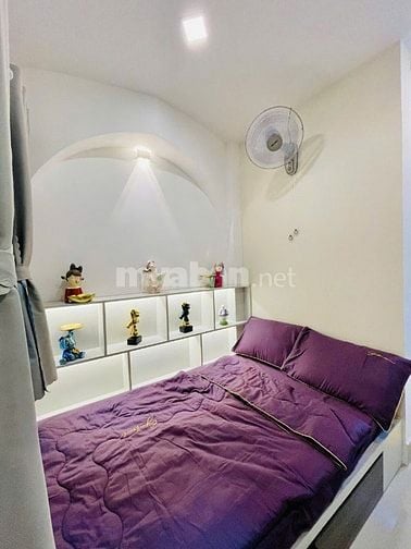 BÁN NHÀ ĐẸP GẦN SÂN BAY 3 LẦU ĐÚC 3PN LỚN FULL NỘI THẤT CAO CẤP