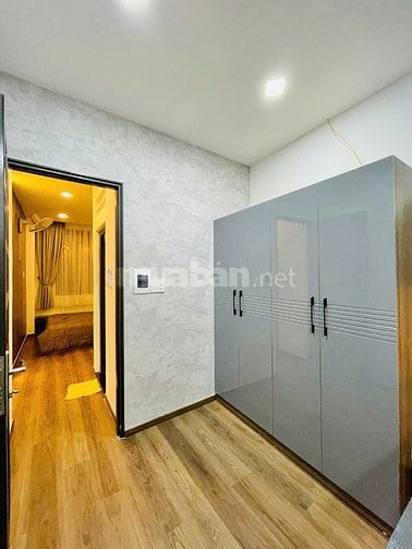 BÁN NHÀ ĐẸP GẦN SÂN BAY 3 LẦU ĐÚC 3PN LỚN FULL NỘI THẤT CAO CẤP