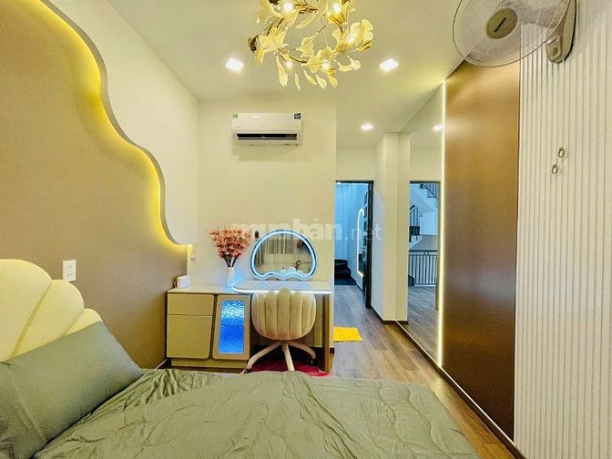 BÁN NHÀ ĐẸP GẦN SÂN BAY 3 LẦU ĐÚC 3PN LỚN FULL NỘI THẤT CAO CẤP