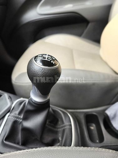 Kia Soluto một chủ sử dụng, xe giữ kỹ, bảo dững định kỳ nên còn rất oo