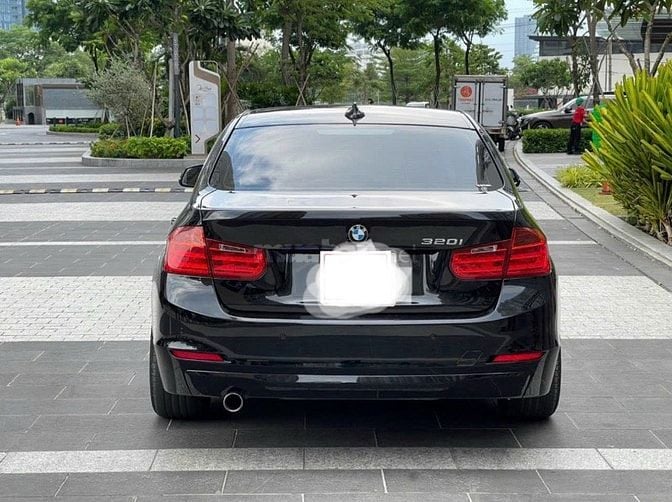 BÁN XE ĐÃ QUA SỬ DỤNG BMW 320I 2013