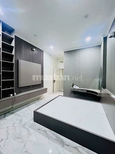 Bán nhà hẻm xe hơi, sát mặt tiền đường, An Dương Vương Quận5 ,50m2.