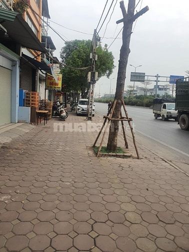    Bán nhà mặt phố Nguyễn Đức Thuận, huyện Gia Lâm, 120m2, MT 4,5m