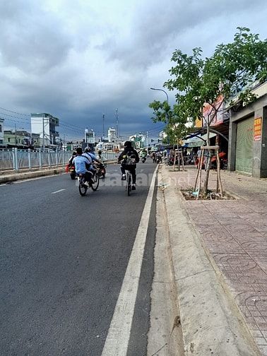 Cho thuê nhà mặt tiền đường Kênh Nước Đen gần chợ Gò Xoài giá rẻ