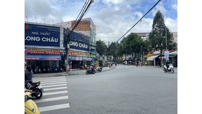 538A Minh Phụng, Q11. Gần Đầm Sen DT 9.2x15m 1 trệt 3 lầu, Giá 32,8 tỷ