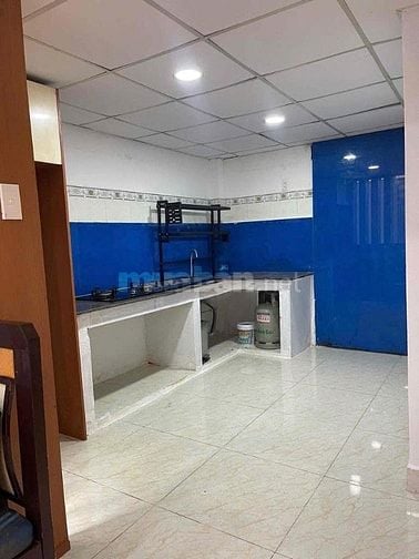 Cho thuê nhà hẻm 5m Phạm Văn Đồng P.13 Quận Bình Thạnh giá 8,5 triệu