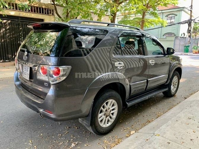 Chính chủ bán xe Toyota Fortuner bản V số tự động