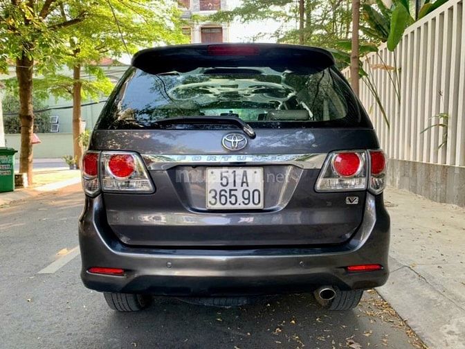 Chính chủ bán xe Toyota Fortuner bản V số tự động