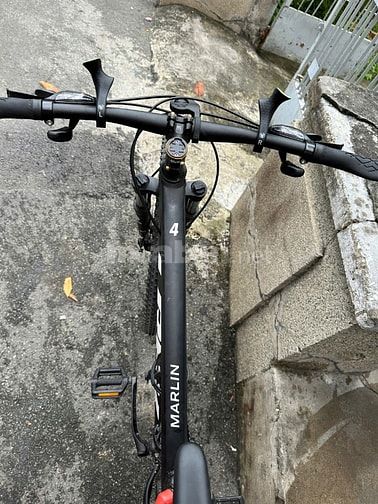 TREK marlin 4 size M bánh 29 inch đen