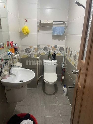 Bán nhà phường 4 Quận 8, 5 lầu , 70m2 ,6pn
nhà đẹp chỉ 10 tỷ