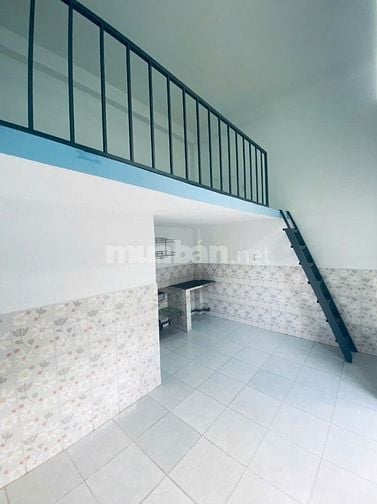 Phòng ngay Phạm Văn Đồng, Kha Vạn Cân, KCN Sóng Thần 2 20m2 có gác mới