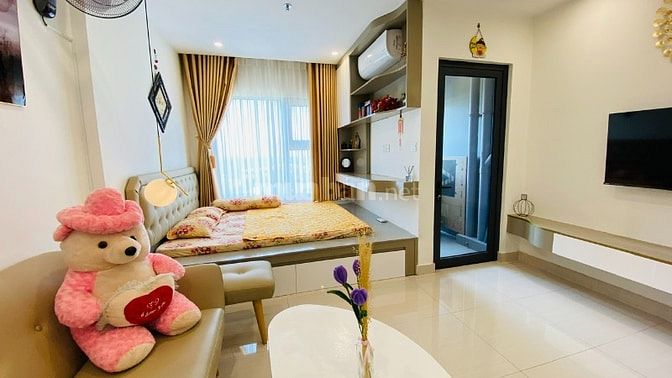 Căn hộ luxury full nội thất, sẵn sổ, tầng cao, view sông trực diện.