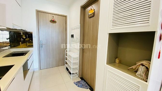 Căn hộ luxury full nội thất, sẵn sổ, tầng cao, view sông trực diện.